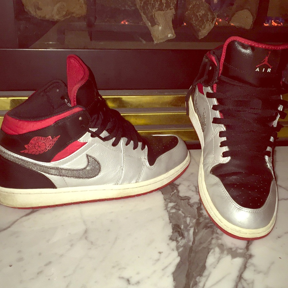 AIR JORDAN 1